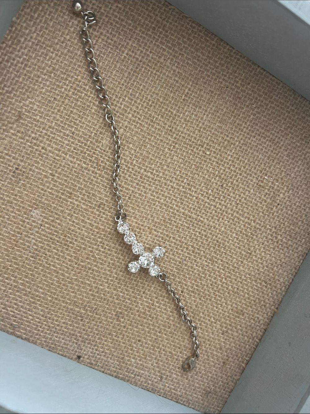 Elegant Silver-Tone Bracelet with Clear Crystal Cluster